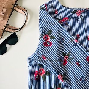 NWT Liz Claiborne Pin Stripe floral top